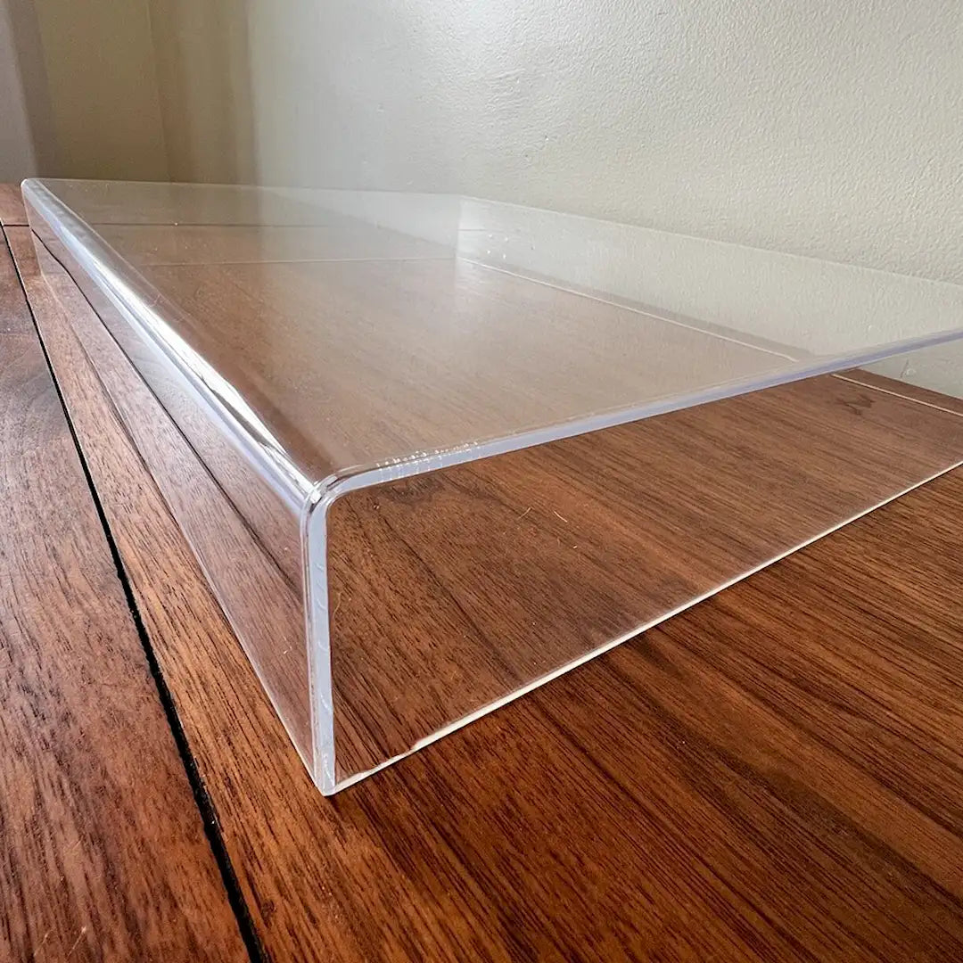 Bent plexiglass box with seamless edges for wall art